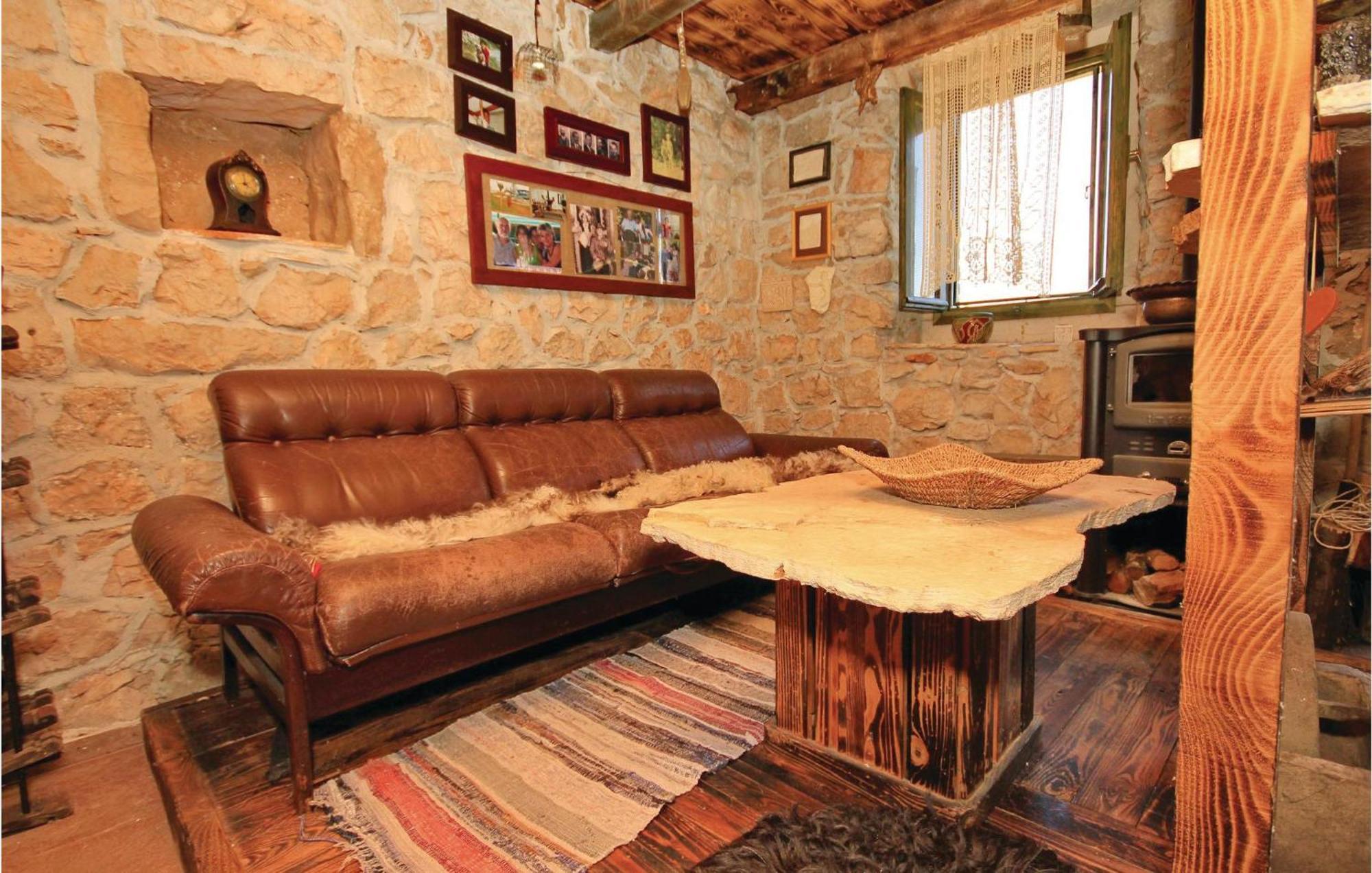 Beautiful Home In Crkvice With Kitchenette Kuna Pelješka Zewnętrze zdjęcie